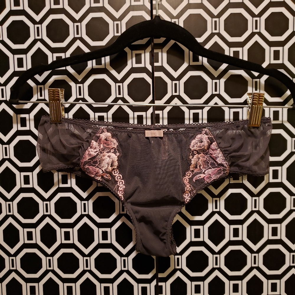 Victoria's Secret | SLT Mesh/Lace Cheeky Size L